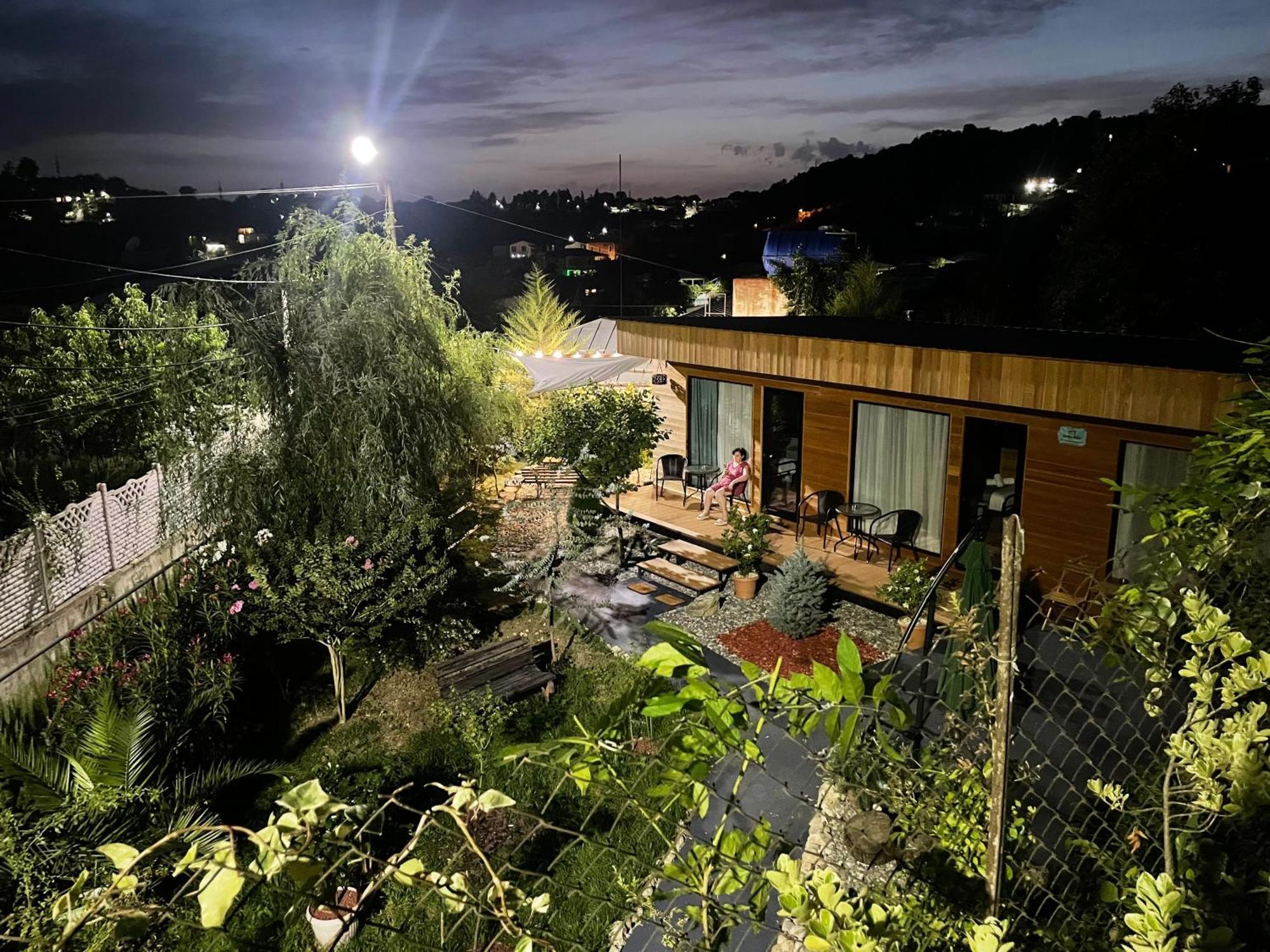 Garden In Lodge *